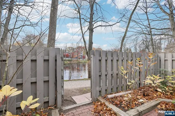 $4,500 | 161 Pond Drive, Unit 13E, Washington Township, NJ 07676