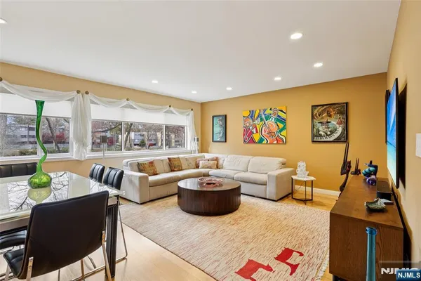 $4,500 | 161 Pond Drive, Unit 13E, Washington Township, NJ 07676