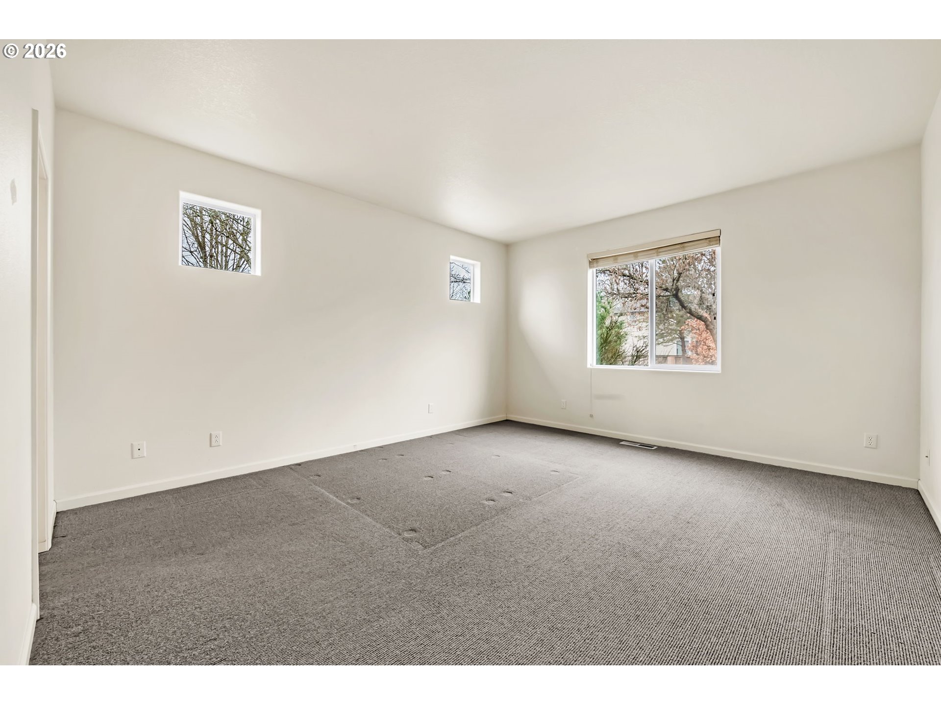 1493 Adelman Loop Eugene, OR 97402 - Photo 13 of 39