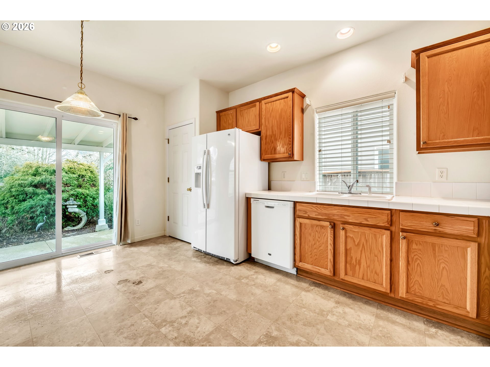 1493 Adelman Loop Eugene, OR 97402 - Photo 10 of 39