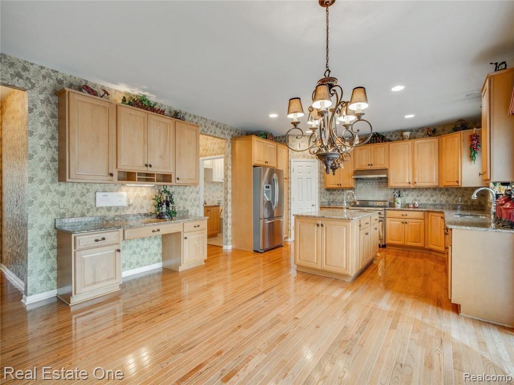 1234 Letica Drive Rochester, MI 48307 - Photo 9 of 32