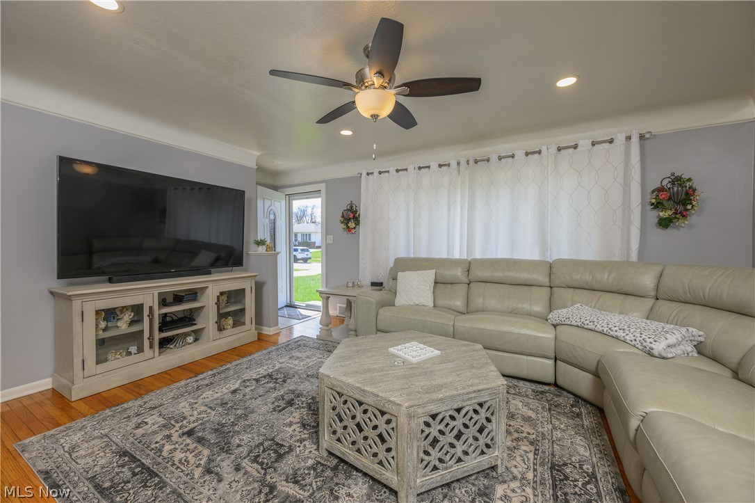 9596 Reichert Road Parma, OH 44130 - Photo 4 of 24 Gallery Image 4