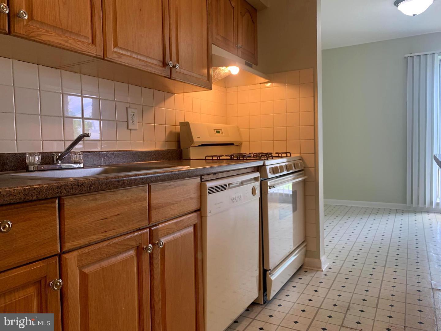 116 Van Buren Road, Unit 5 Voorhees, NJ 08043 - Photo 3 of 18 Kitchen