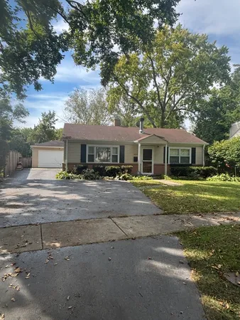 $469,000 | 926 Cedar Street, Deerfield, IL 60015
