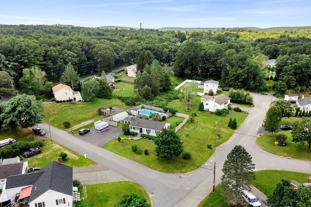 2 Staunton Road Groveland, MA 01834 - Photo 31 of 34 Gallery Image 31