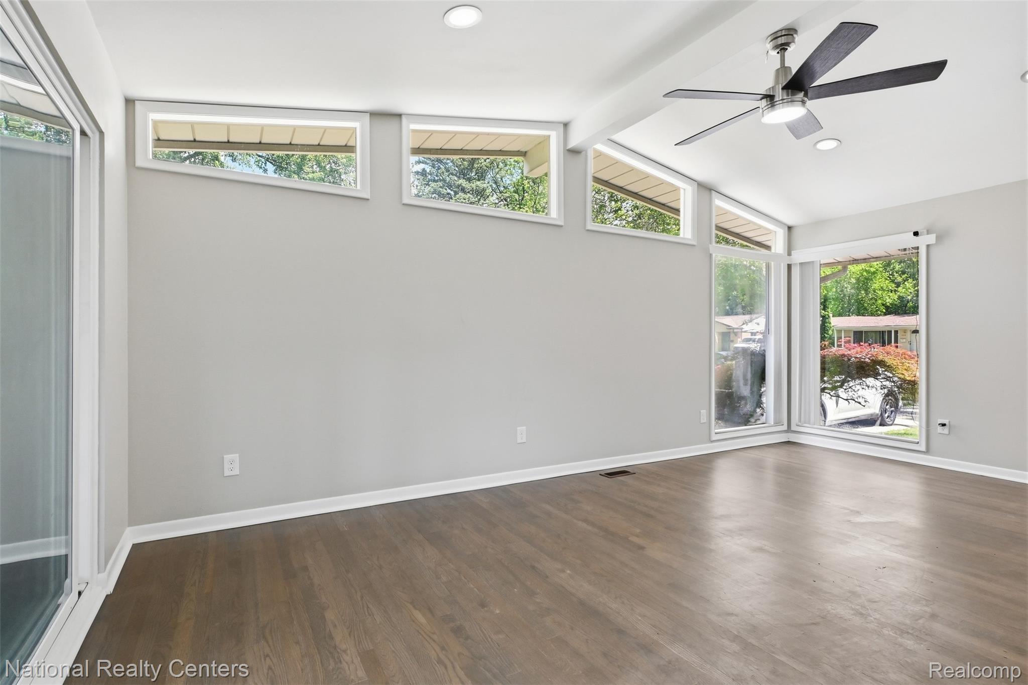 17159 Rougeway Street Livonia, MI 48152 - Photo 7 of 36 Professionally painted, new floors