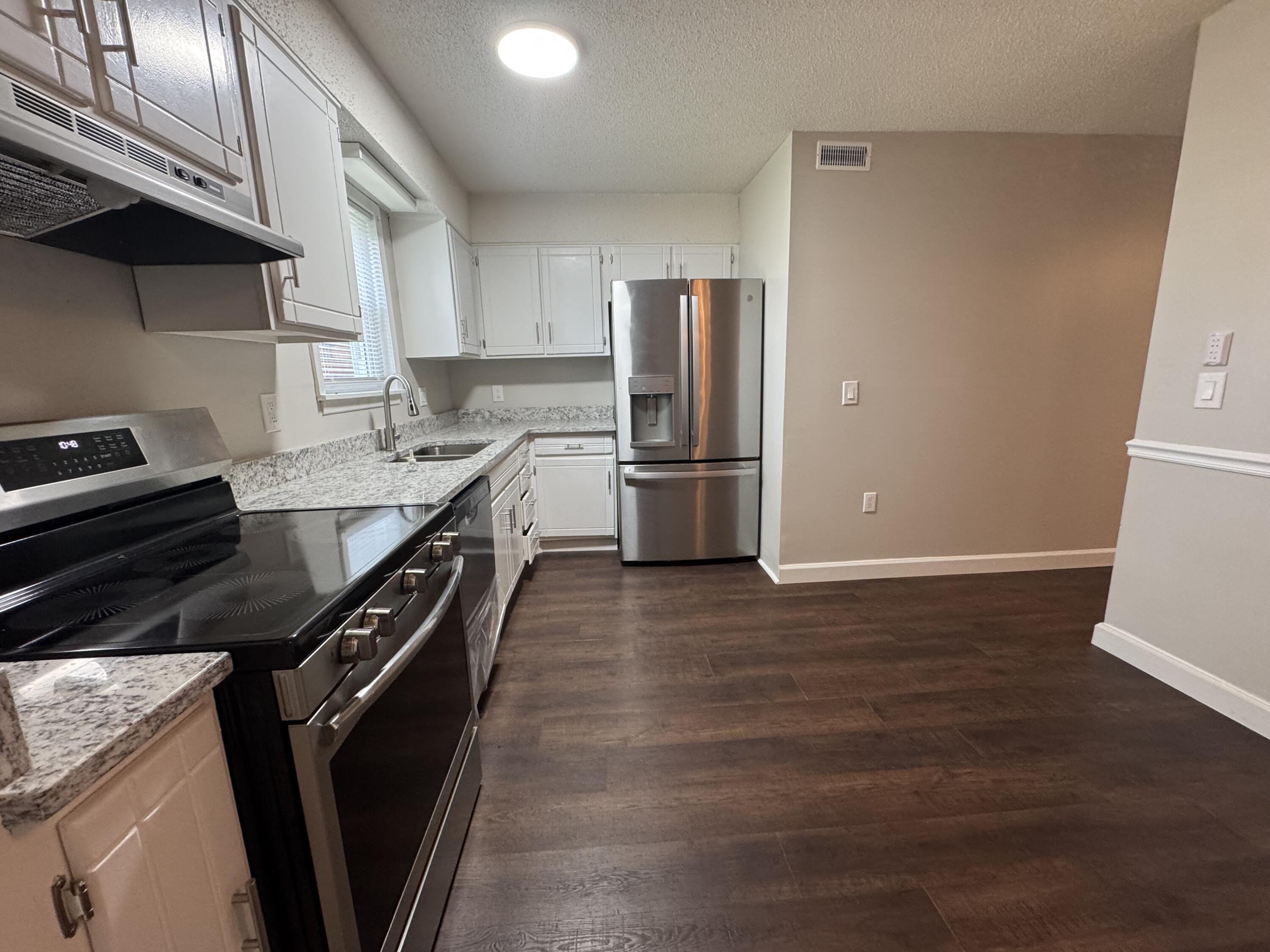 251 Rast Street, Unit H2 Sumter, SC 29150 - Photo 3 of 17 IMG_6832