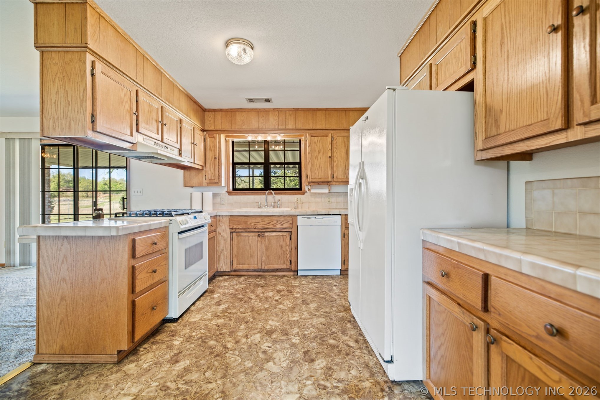 477343 East 1090 Road Roland, OK 74954 - Photo 10 of 30 Gallery Image 10
