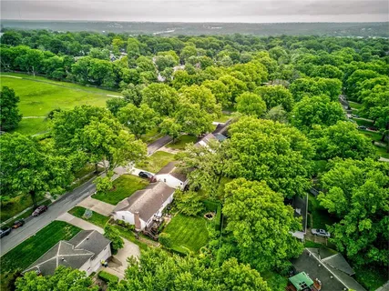 $385,000 | 409 East 108th Terrace, Kansas City, MO 64131