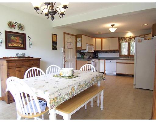 70 Brianna Lane Springfield, MA 01129 - Photo 2 of 16 Gallery Image 2