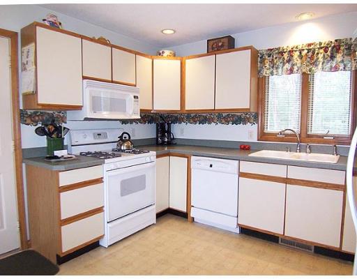 70 Brianna Lane Springfield, MA 01129 - Photo 3 of 16 Gallery Image 3