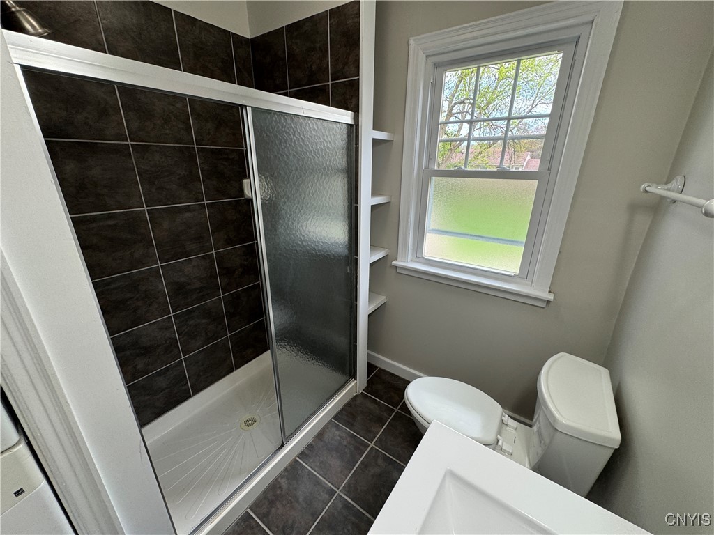 2025 Valley Drive Syracuse, NY 13207 - Photo 16 of 37