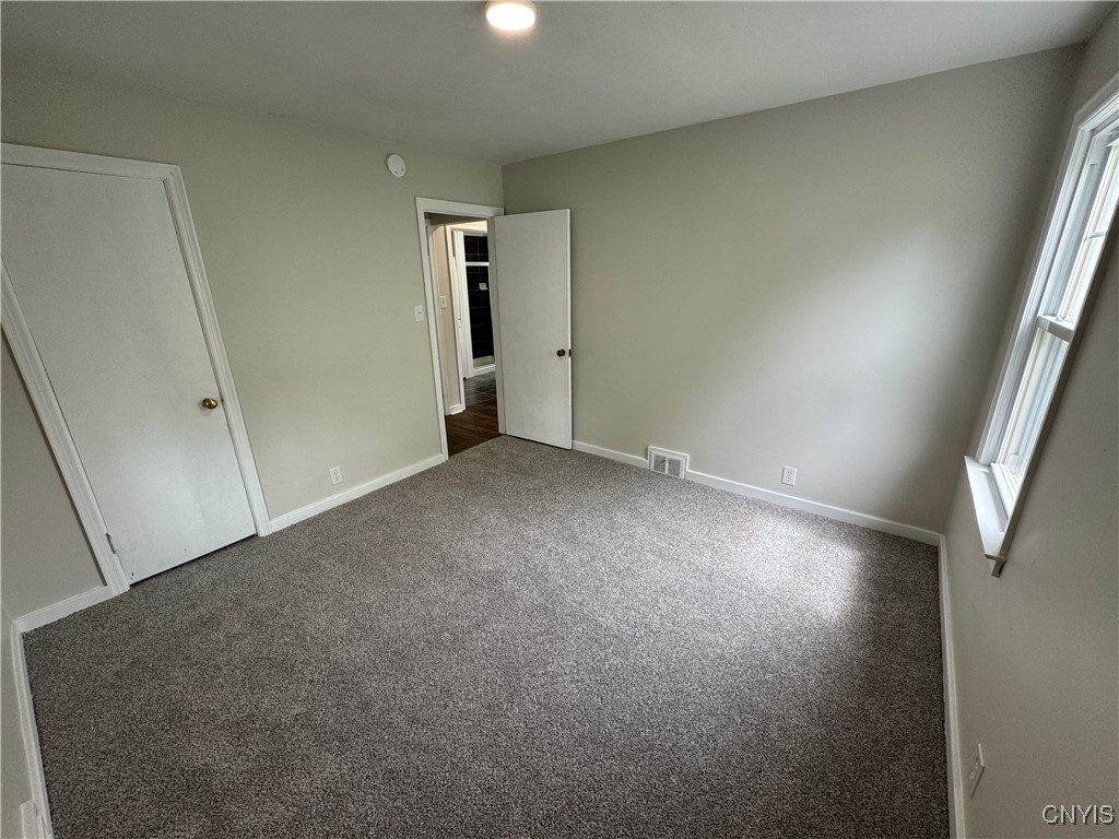 2025 Valley Drive Syracuse, NY 13207 - Photo 19 of 37