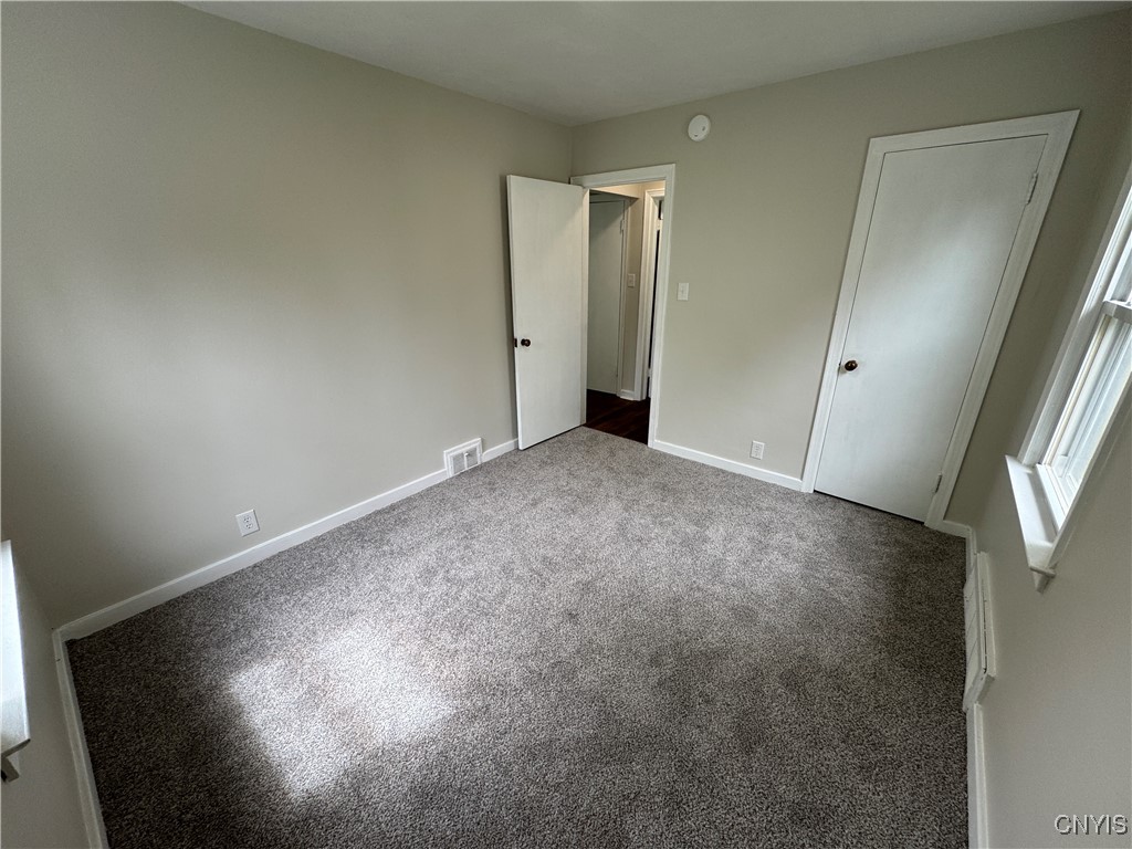 2025 Valley Drive Syracuse, NY 13207 - Photo 21 of 37