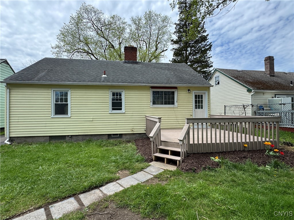 2025 Valley Drive Syracuse, NY 13207 - Photo 5 of 37