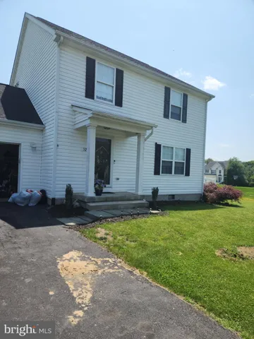 $300,000 | 32 Huttons Vireo Drive, Martinsburg, WV 25405