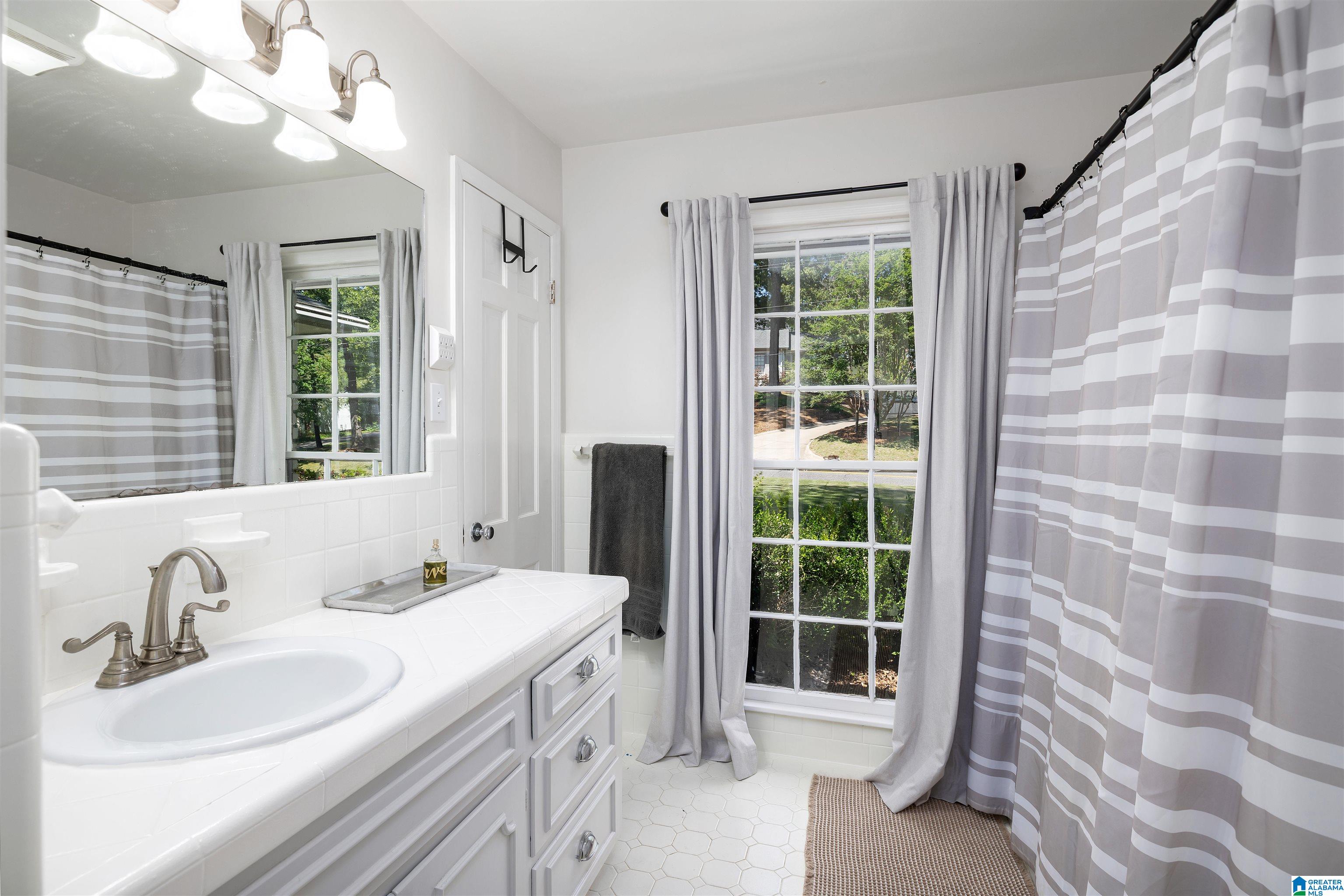 3871 Spring Valley Road Birmingham, AL 35223 - Photo 43 of 62