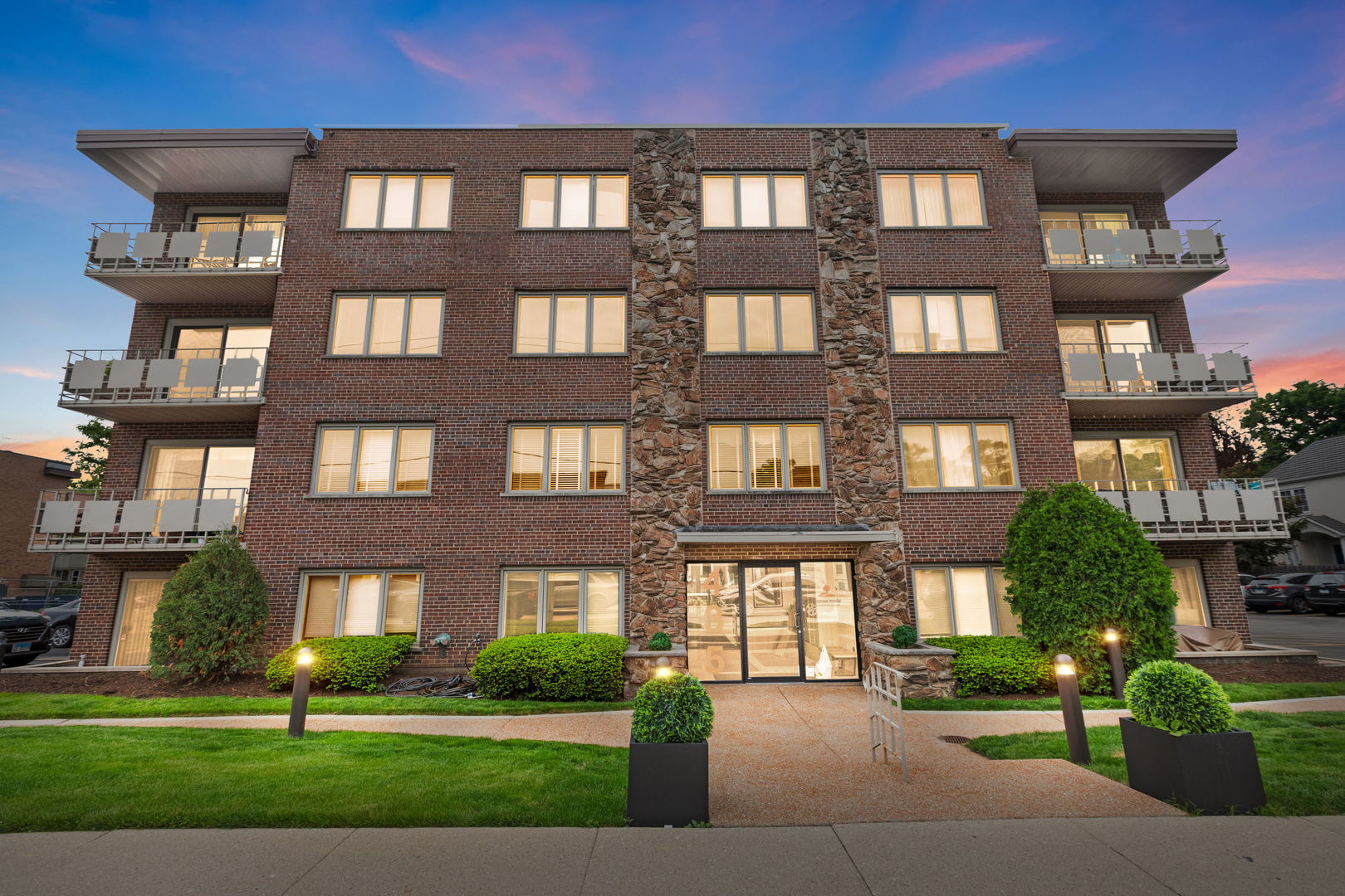435 Ridge Road, Unit 108 Wilmette, IL 60091 - Photo 18 of 18 a front view of a building