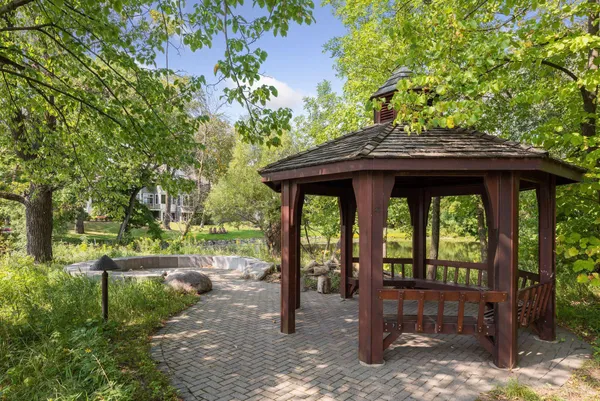 $3,600,000 | 425 Carpenters Point, Wayzata, MN 55391