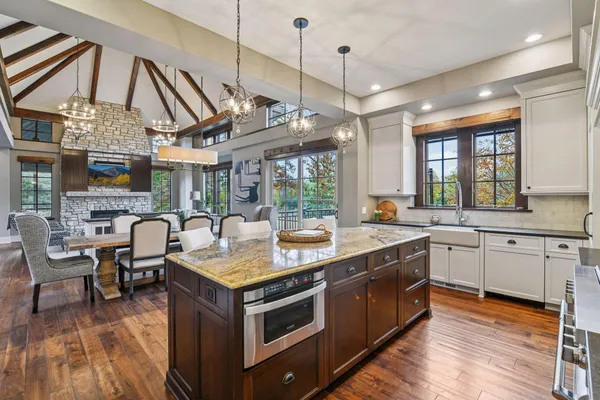 $3,600,000 | 425 Carpenters Point, Wayzata, MN 55391