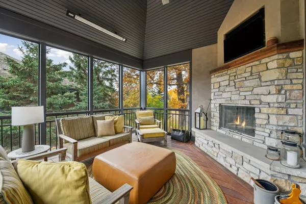 $3,600,000 | 425 Carpenters Point, Wayzata, MN 55391