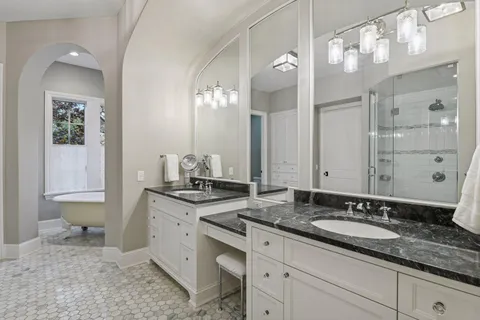 $3,600,000 | 425 Carpenters Point, Wayzata, MN 55391