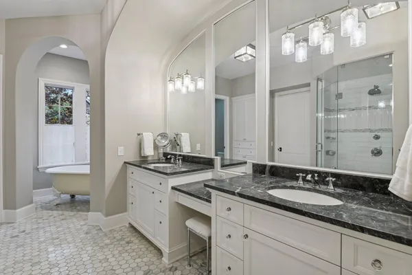 $3,600,000 | 425 Carpenters Point, Wayzata, MN 55391