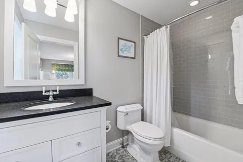 $3,600,000 | 425 Carpenters Point, Wayzata, MN 55391
