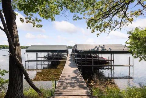 $3,600,000 | 425 Carpenters Point, Wayzata, MN 55391