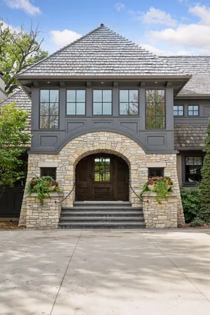 $3,600,000 | 425 Carpenters Point, Wayzata, MN 55391