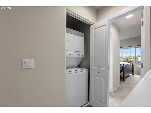 $385,000 | 29128 Southwest Costa Circle East, Wilsonville, OR 97070