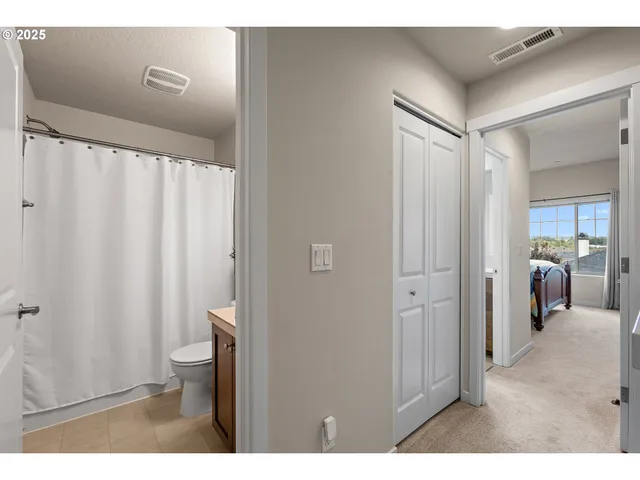 $385,000 | 29128 Southwest Costa Circle East, Wilsonville, OR 97070