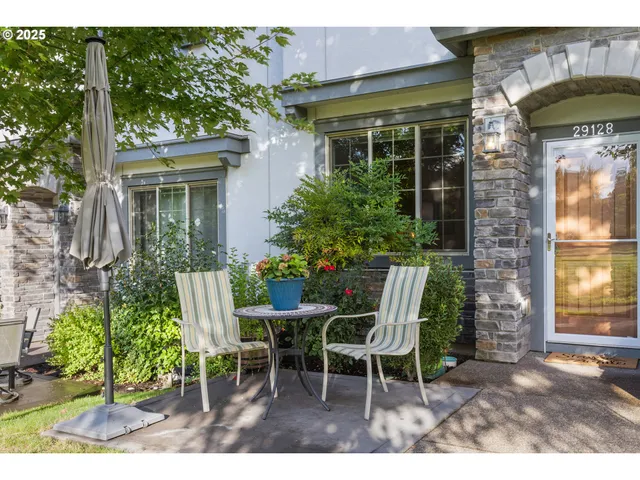 $385,000 | 29128 Southwest Costa Circle East, Wilsonville, OR 97070