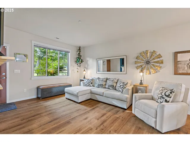 $385,000 | 29128 Southwest Costa Circle East, Wilsonville, OR 97070