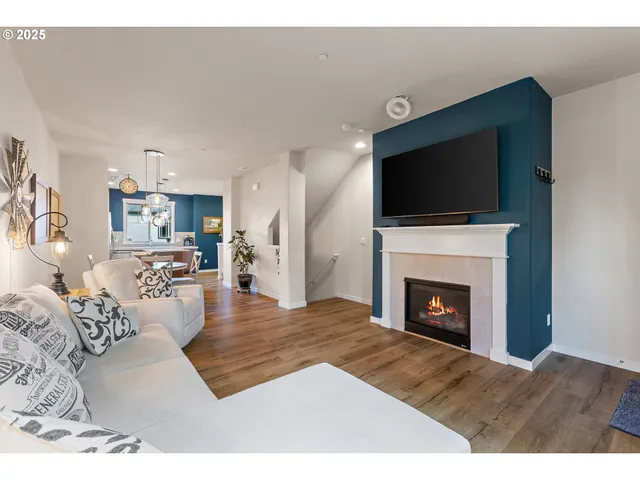 $385,000 | 29128 Southwest Costa Circle East, Wilsonville, OR 97070