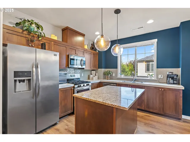 $385,000 | 29128 Southwest Costa Circle East, Wilsonville, OR 97070