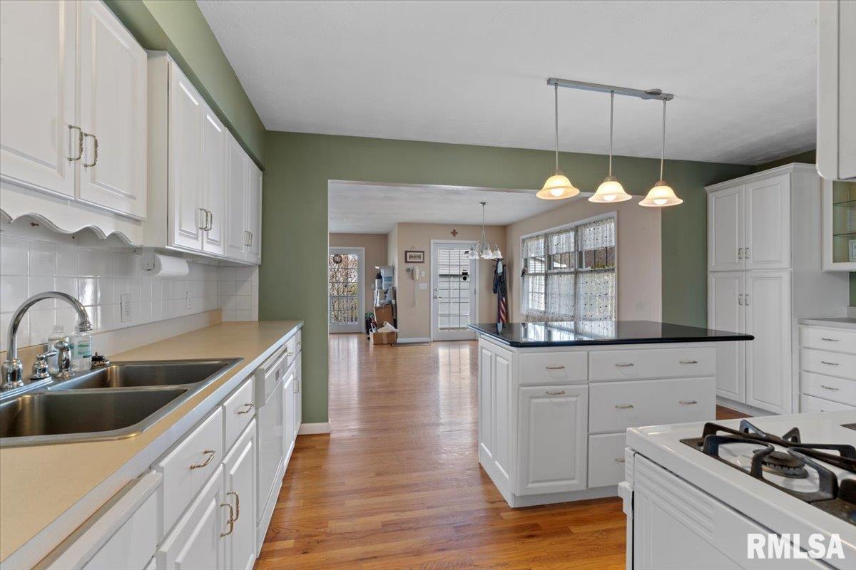 2077 Henley Road Springfield, IL 62702 - Photo 11 of 36