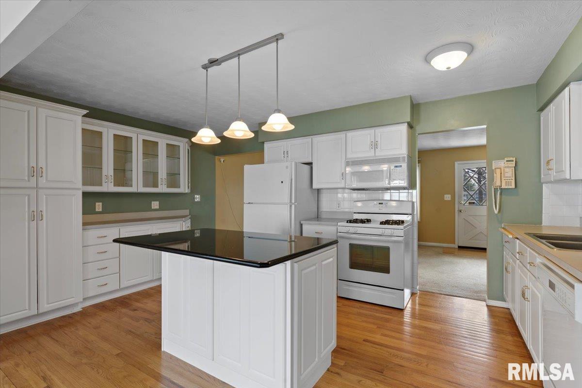 2077 Henley Road Springfield, IL 62702 - Photo 13 of 36