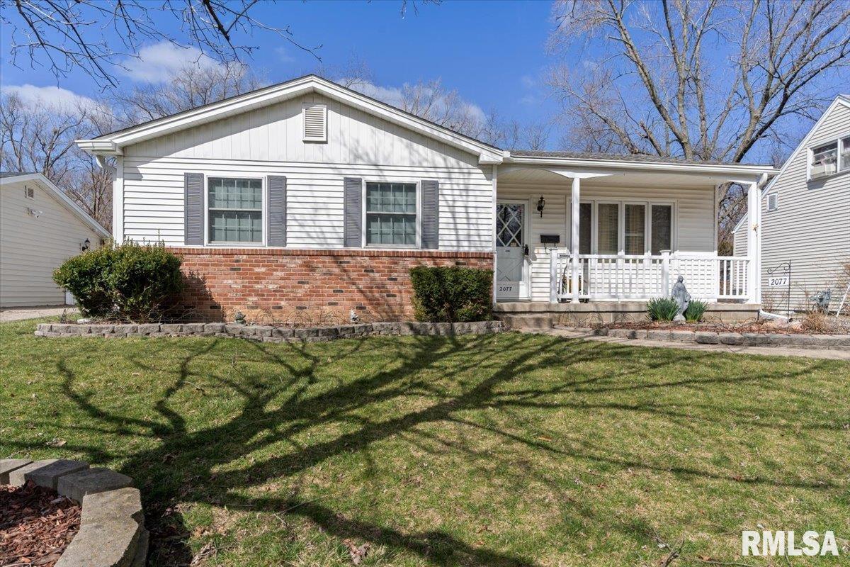 2077 Henley Road Springfield, IL 62702 - Photo 2 of 36