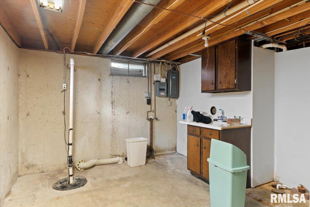 2077 Henley Road Springfield, IL 62702 - Photo 29 of 36