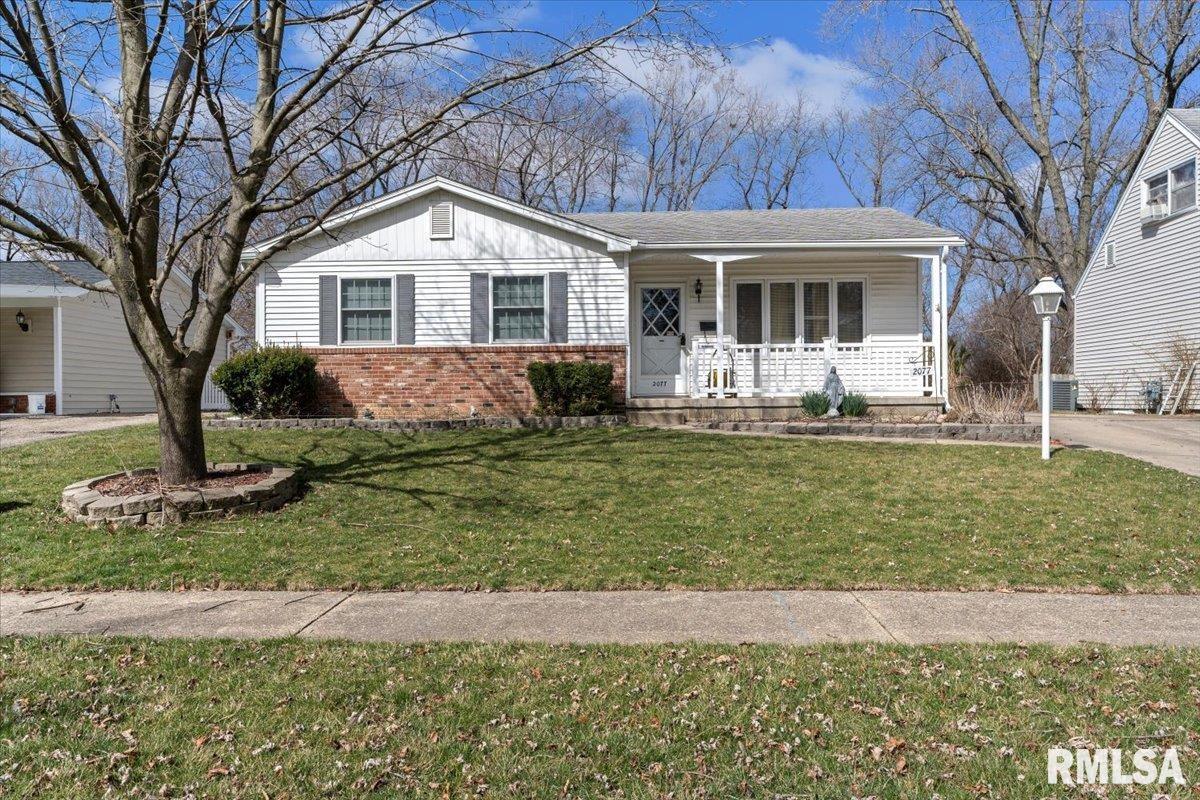 2077 Henley Road Springfield, IL 62702 - Photo 3 of 36