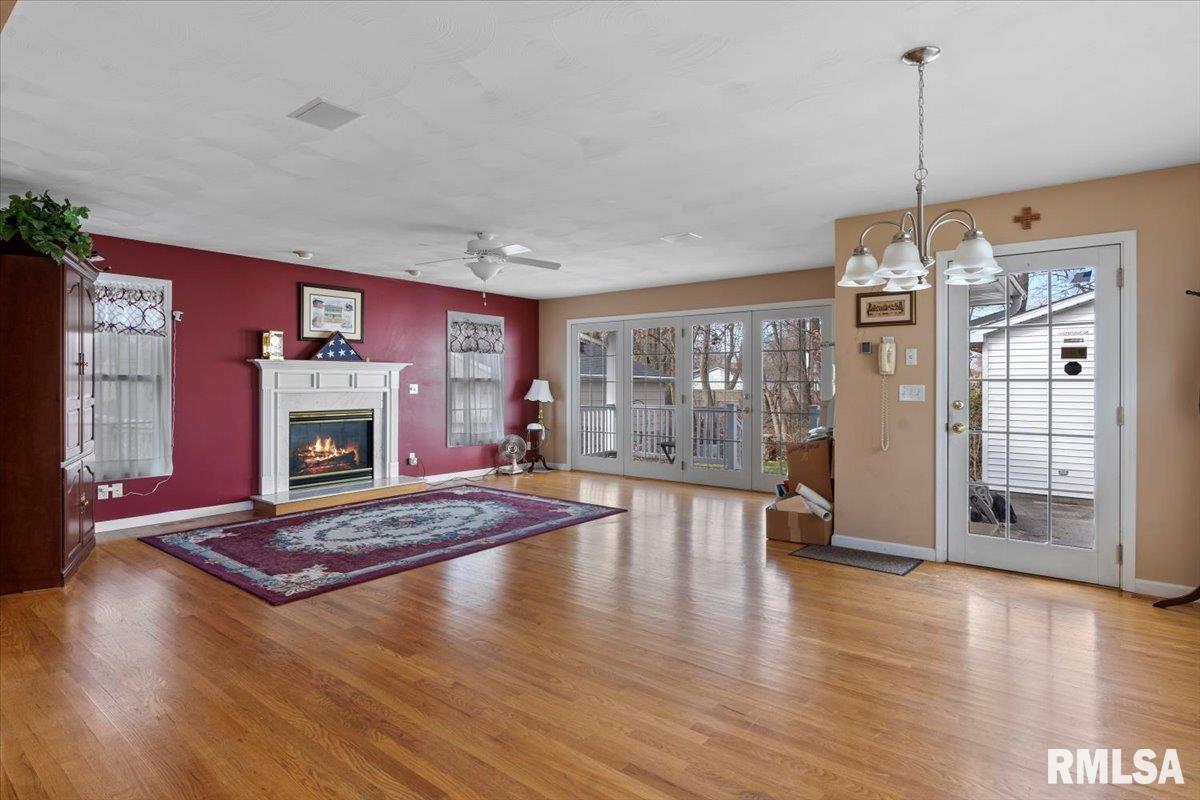 2077 Henley Road Springfield, IL 62702 - Photo 5 of 36