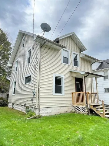 $1,295 | 3 West Edison Avenue, New Castle, PA 16101