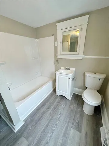 $1,295 | 3 West Edison Avenue, New Castle, PA 16101