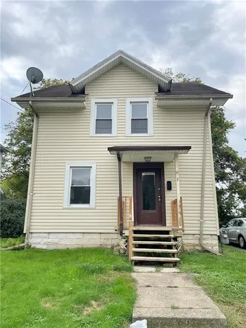 $1,295 | 3 West Edison Avenue, New Castle, PA 16101