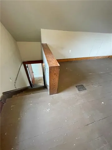 $1,295 | 3 West Edison Avenue, New Castle, PA 16101