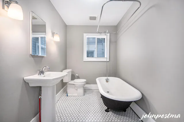 $425,000 | 646 Broadway Avenue Northwest, Grand Rapids, MI 49504