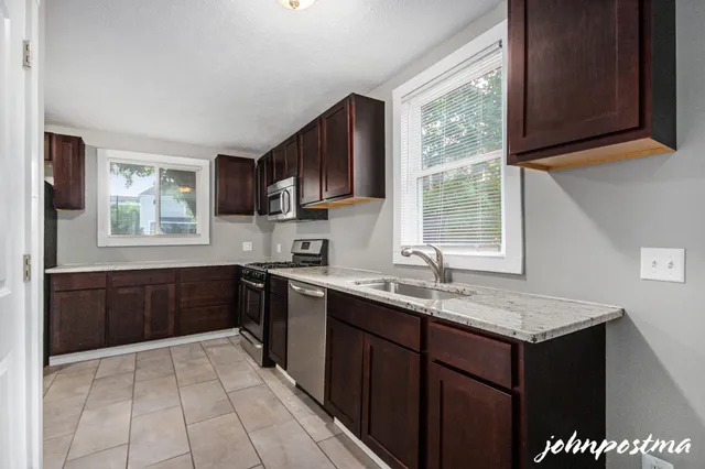 $425,000 | 646 Broadway Avenue Northwest, Grand Rapids, MI 49504