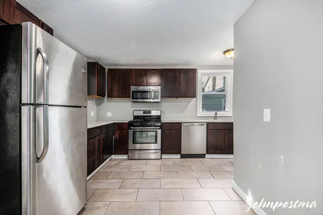 $425,000 | 646 Broadway Avenue Northwest, Grand Rapids, MI 49504