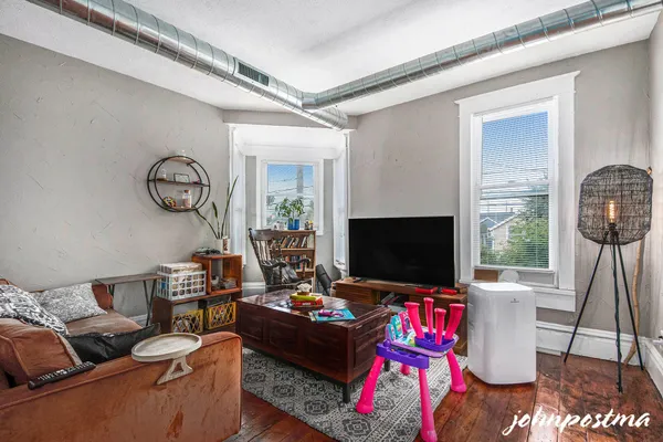 $425,000 | 646 Broadway Avenue Northwest, Grand Rapids, MI 49504